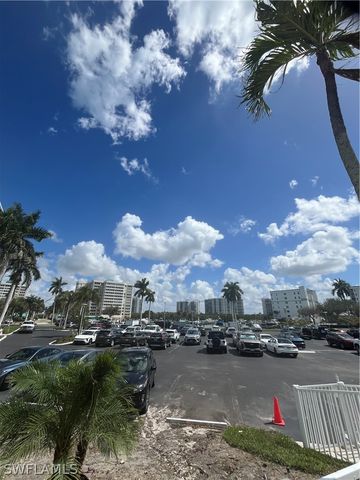 3 Bluebill AVE 207, Naples, FL 34108