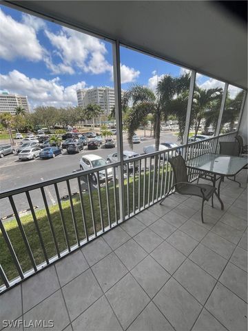 3 Bluebill AVE 207, Naples, FL 34108