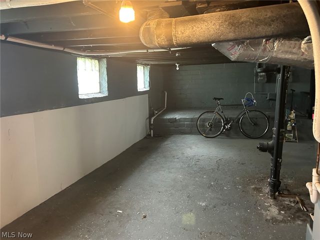 1479 Hopkins Avenue, Lakewood, OH 44107