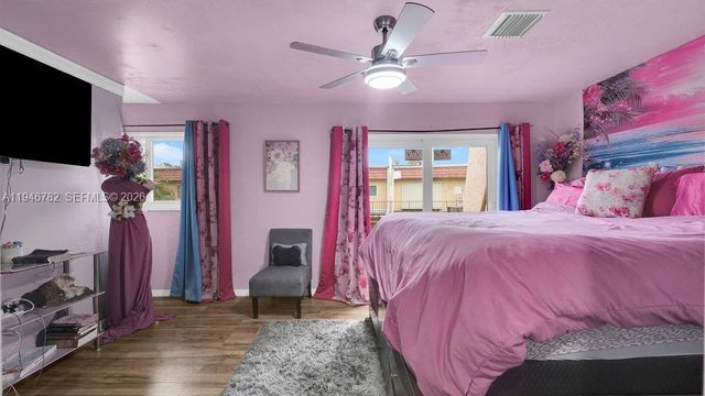 6 Spinning Wheel Ln 6, Tamarac, FL 33319