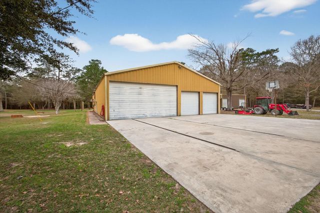 8021 Highway 12, Orange, TX 77632