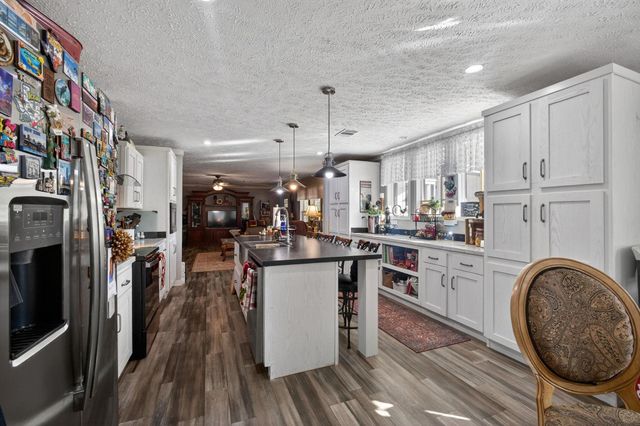 8021 Highway 12, Orange, TX 77632