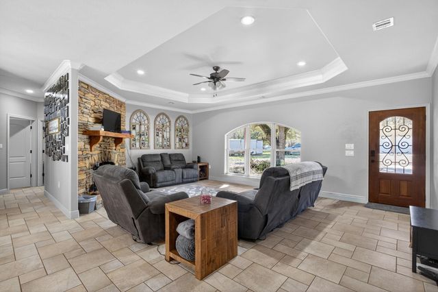 8021 Highway 12, Orange, TX 77632