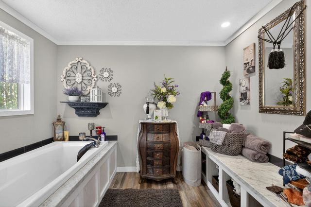 8021 Highway 12, Orange, TX 77632