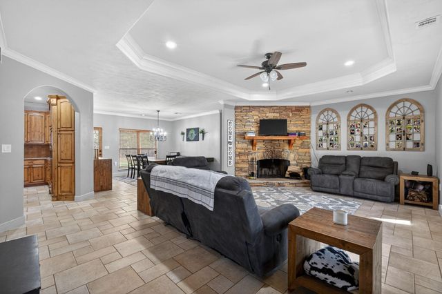 8021 Highway 12, Orange, TX 77632