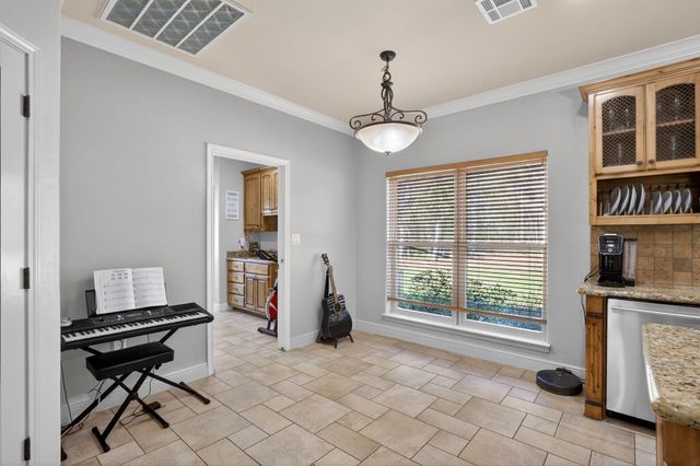 8021 Highway 12, Orange, TX 77632