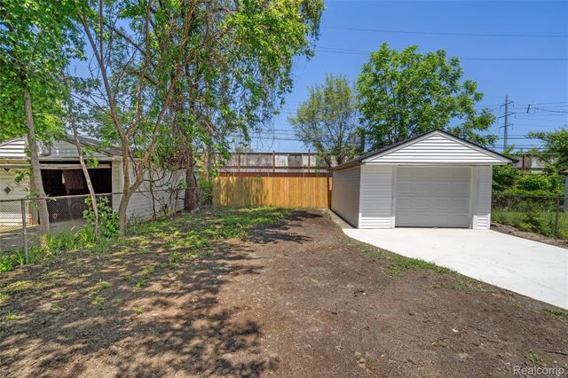 14441 Carlisle Street, Detroit, MI 48205