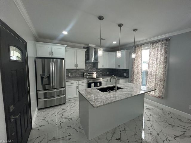 926 S Main Street, Mount Airy, NC 27030