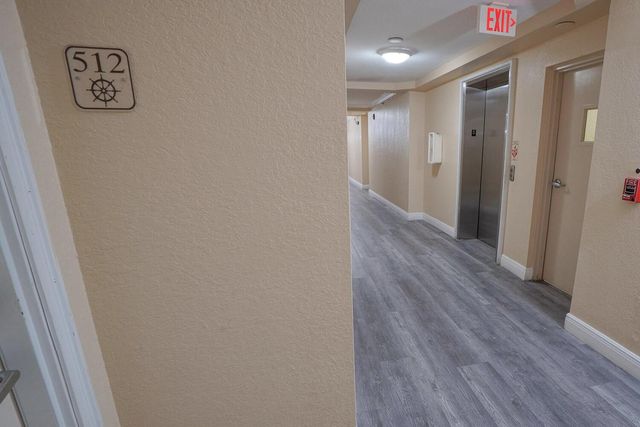 2415 NW 16th Street Road 512, Miami, FL 33125