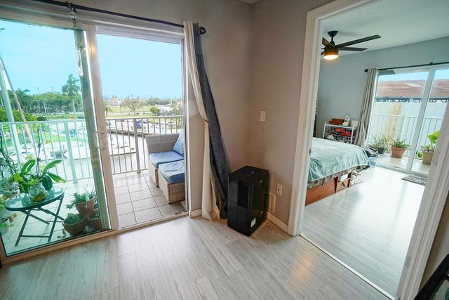 2415 NW 16th Street Road 512, Miami, FL 33125