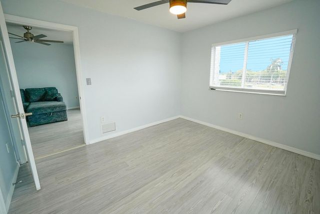 2415 NW 16th Street Road 512, Miami, FL 33125