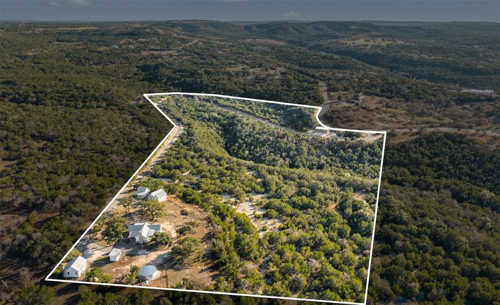 810 Kothmann RD, Dripping Springs, TX 78620