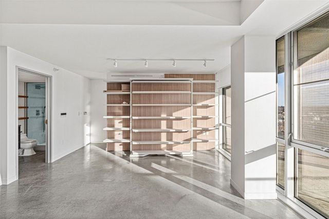 221 E College Street 903, Iowa City, IA 52240