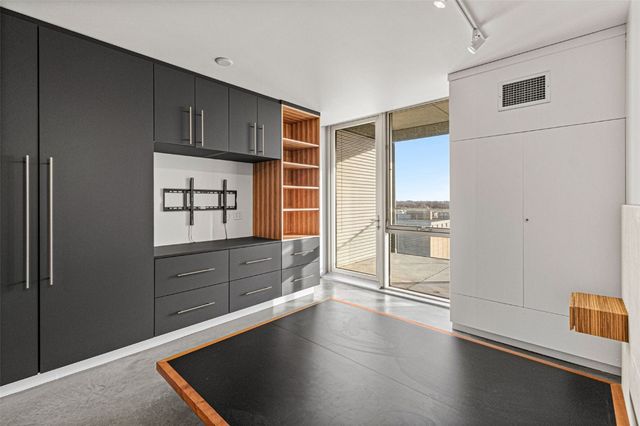 221 E College Street 903, Iowa City, IA 52240