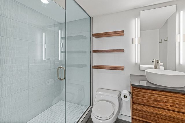 221 E College Street 903, Iowa City, IA 52240