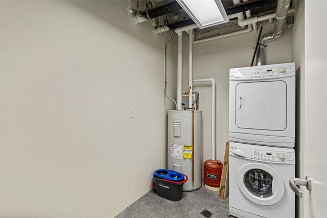 221 E College Street 903, Iowa City, IA 52240