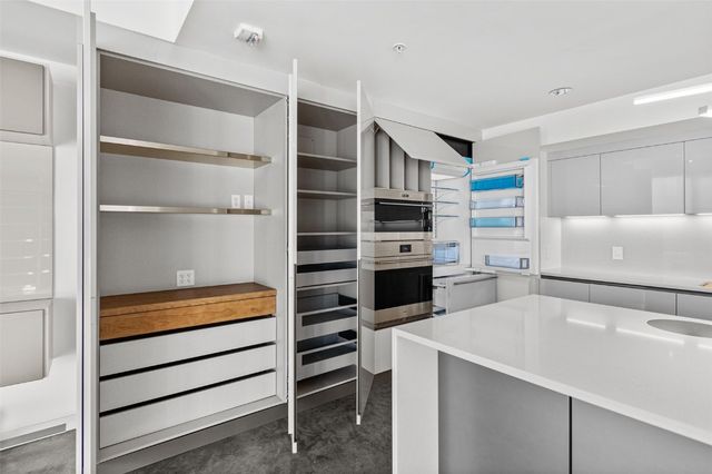 221 E College Street 903, Iowa City, IA 52240