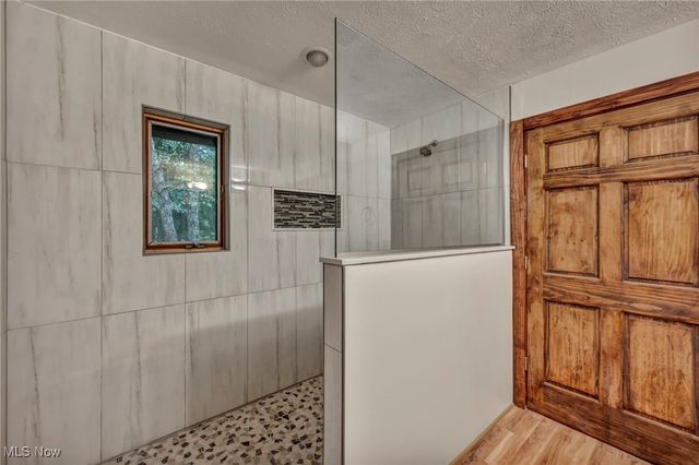 38038 Ridge Road, Willoughby, OH 44094