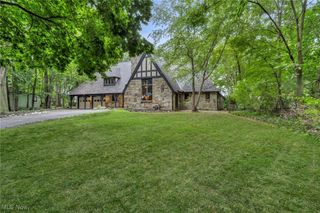 38038 Ridge Road, Willoughby, OH 44094