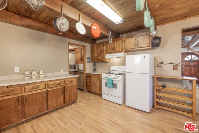 44185 Timron Lane, Sugarloaf, CA 92386