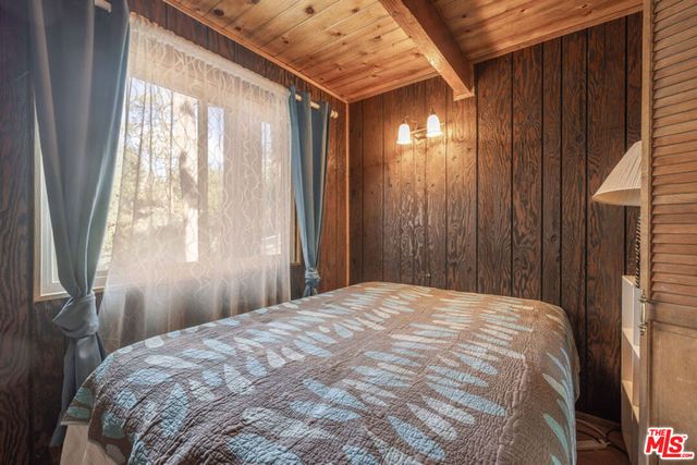 44185 Timron Lane, Sugarloaf, CA 92386