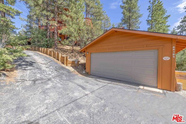 44185 Timron Lane, Sugarloaf, CA 92386