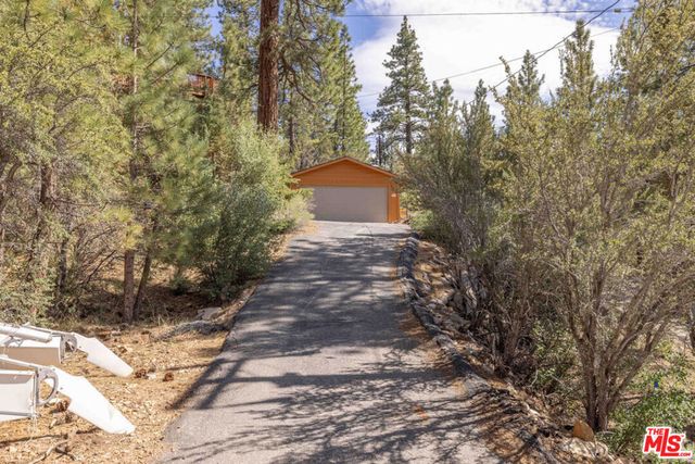 44185 Timron Lane, Sugarloaf, CA 92386