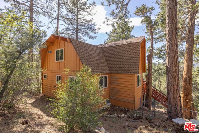 44185 Timron Lane, Sugarloaf, CA 92386