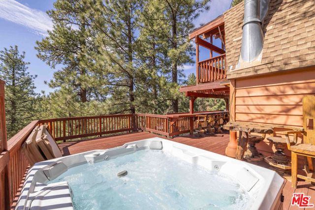 44185 Timron Lane, Sugarloaf, CA 92386