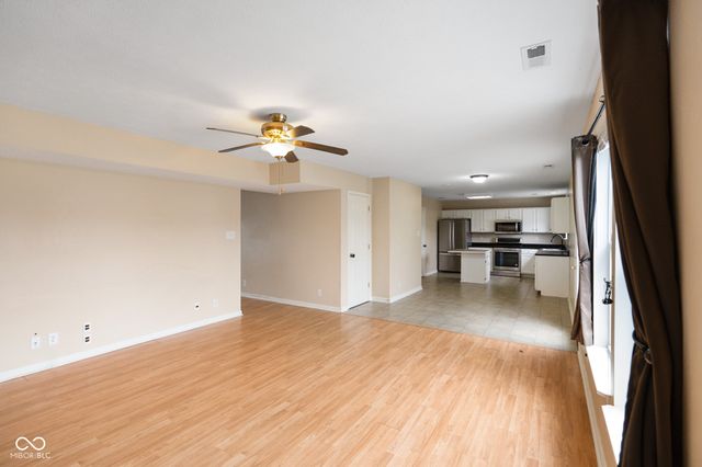 8641 Baypointe Drive, Avon, IN 46123