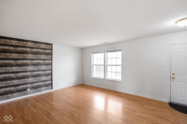 8641 Baypointe Drive, Avon, IN 46123