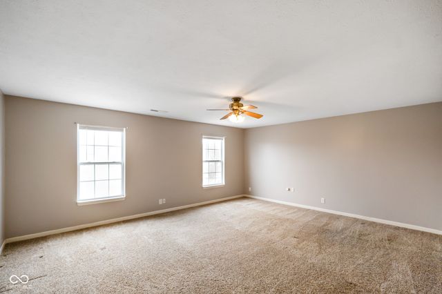 8641 Baypointe Drive, Avon, IN 46123