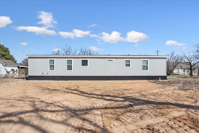 201 N Carpenter Street, Mart, TX 76664