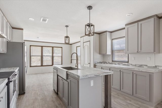 201 N Carpenter Street, Mart, TX 76664