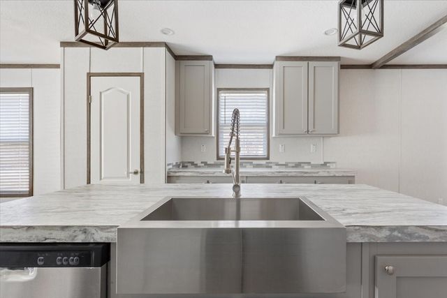 201 N Carpenter Street, Mart, TX 76664