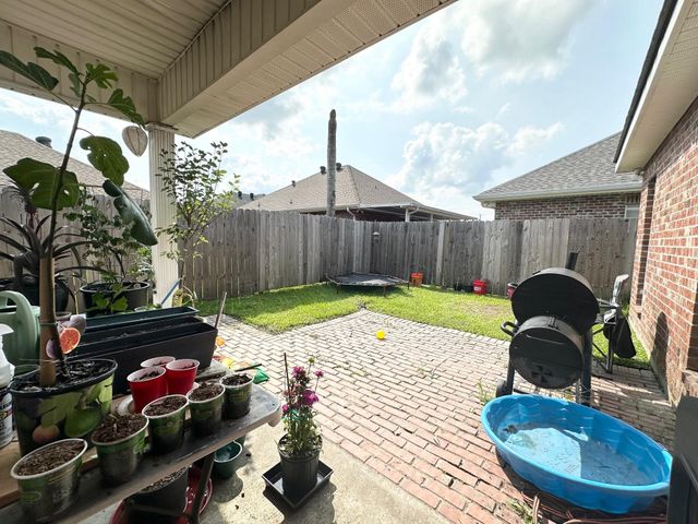 335 Monarch Dr, Houma, LA 70364