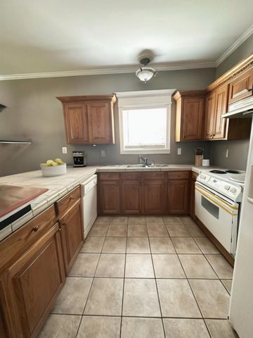 335 Monarch Dr, Houma, LA 70364