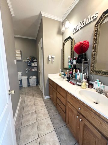 335 Monarch Dr, Houma, LA 70364