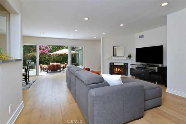 5836 Norwich Ave., Sherman Oaks, CA 91411