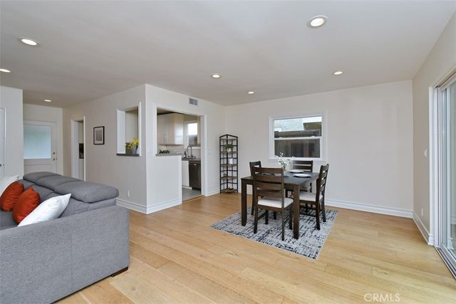 5836 Norwich Ave., Sherman Oaks, CA 91411
