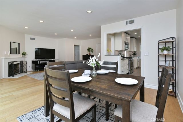 5836 Norwich Ave., Sherman Oaks, CA 91411