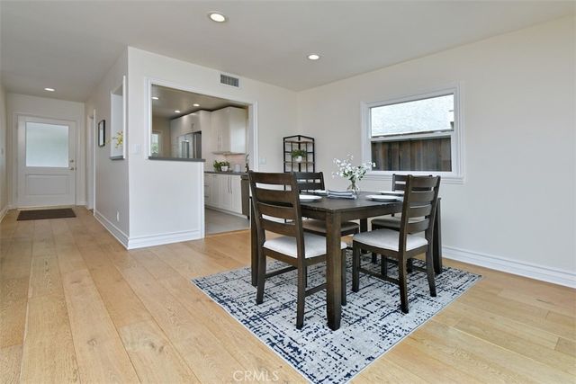 5836 Norwich Ave., Sherman Oaks, CA 91411