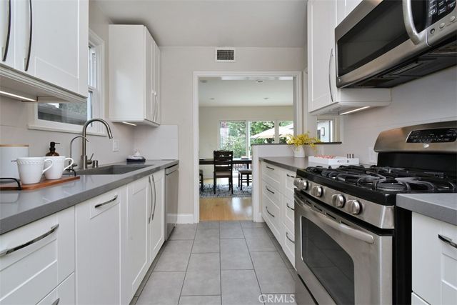 5836 Norwich Ave., Sherman Oaks, CA 91411