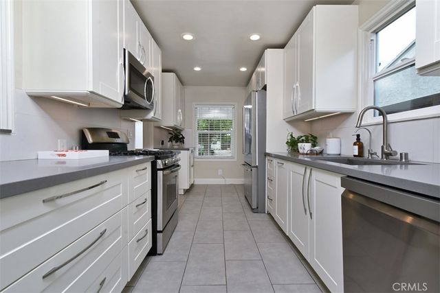 5836 Norwich Ave., Sherman Oaks, CA 91411