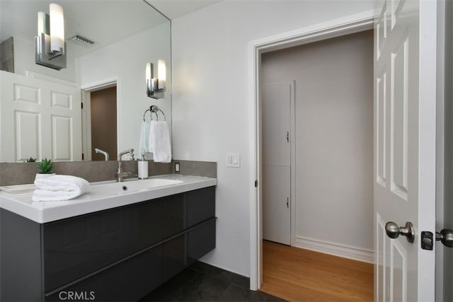 5836 Norwich Ave., Sherman Oaks, CA 91411