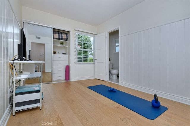 5836 Norwich Ave., Sherman Oaks, CA 91411