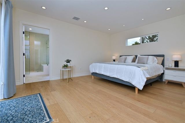 5836 Norwich Ave., Sherman Oaks, CA 91411