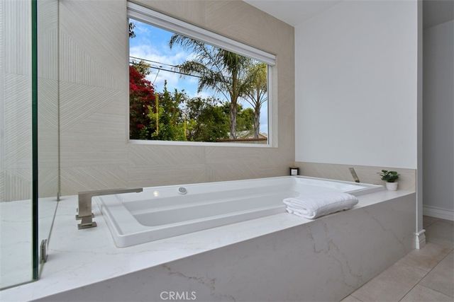 5836 Norwich Ave., Sherman Oaks, CA 91411