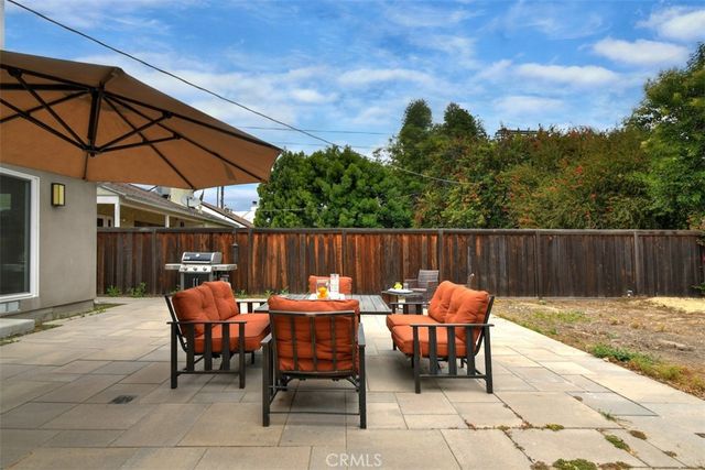 5836 Norwich Ave., Sherman Oaks, CA 91411