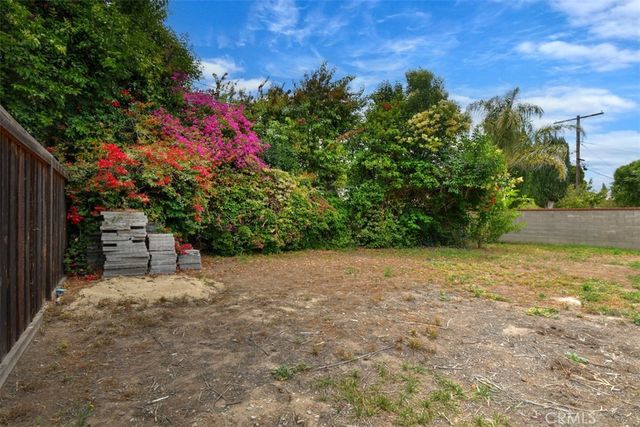5836 Norwich Ave., Sherman Oaks, CA 91411